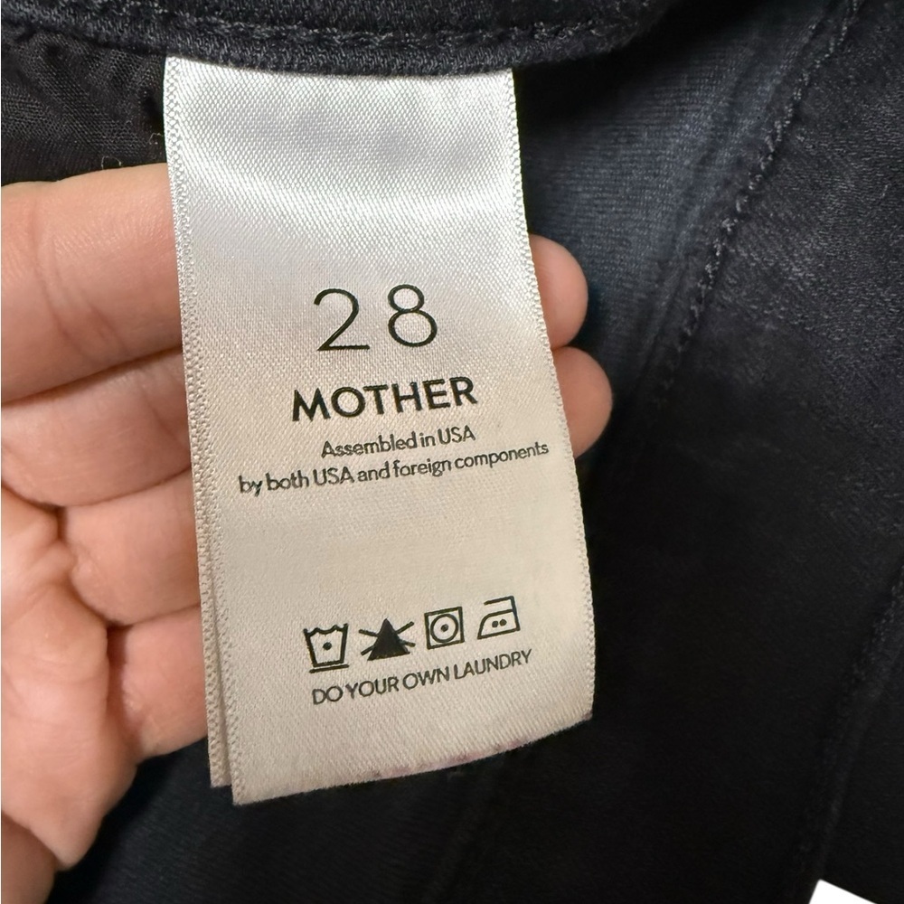 MOTHER The Insider Mid-Rise Crop Step Fray Jeans - Picture 2 of 9